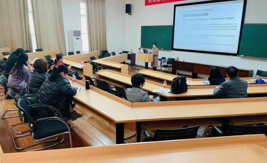 湖南大学出国留学培训基地举行2021年首场本科项目线下招生宣讲会